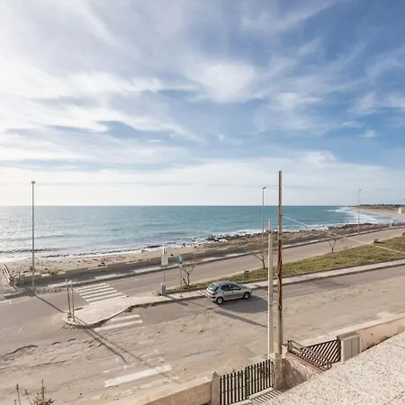 Apartment La Torre Piano Terra Vista Mare Puglia On Line *